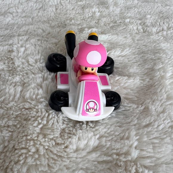 McDonald’s Mario Kart Toadette Toy – 2022 Happy Meal Figure, Collectible - Picture 5 of 6